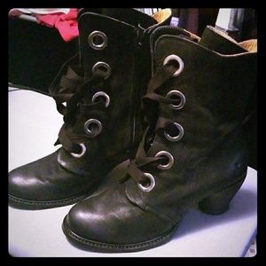 John Fluevog Gladstones, size 10.5